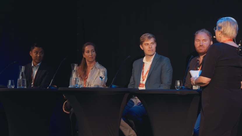 NEN-congres Samen vooruit met Wegiz, op het podium vlnr Roger Lim, Monica Schagen, Max Nederkoorn en Hugo van Haastert